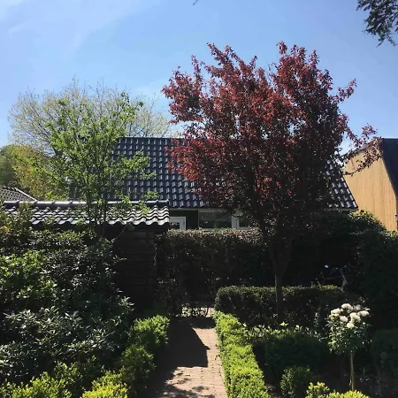 Holiday home Appelbloesem